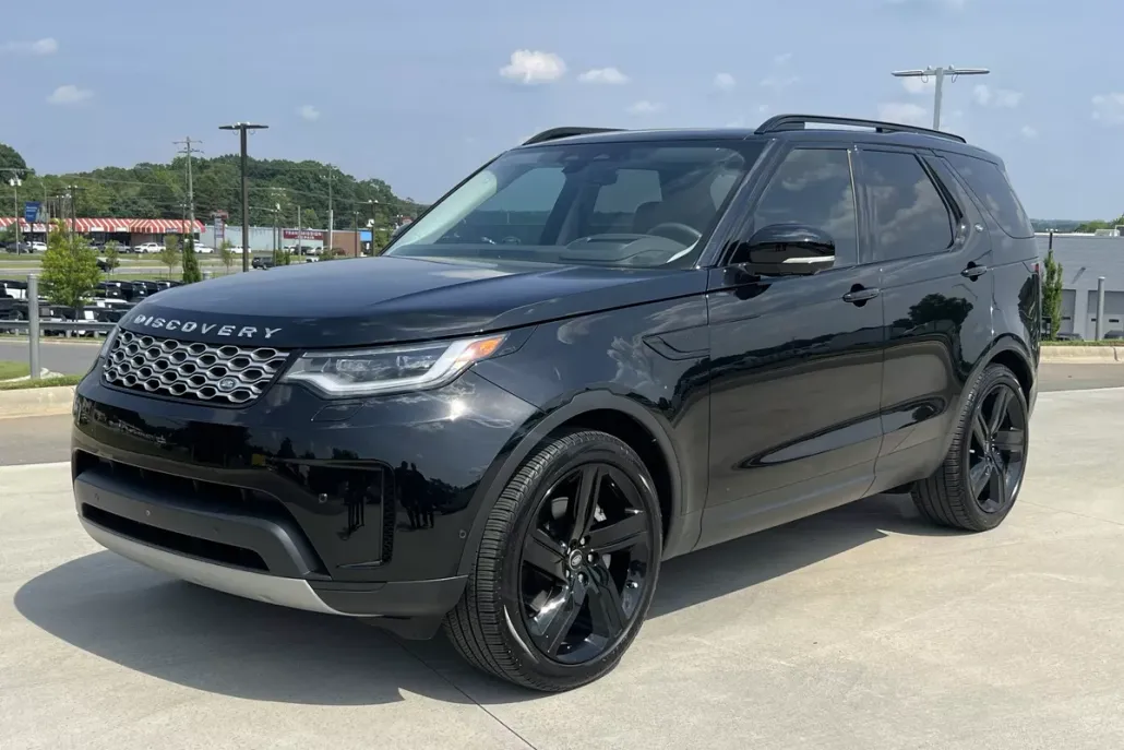2024 Land Rover Discovery S photo 1