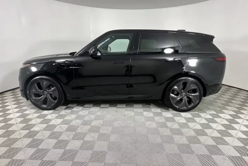 2025 Land Rover Range Rover Sport SE photo 1