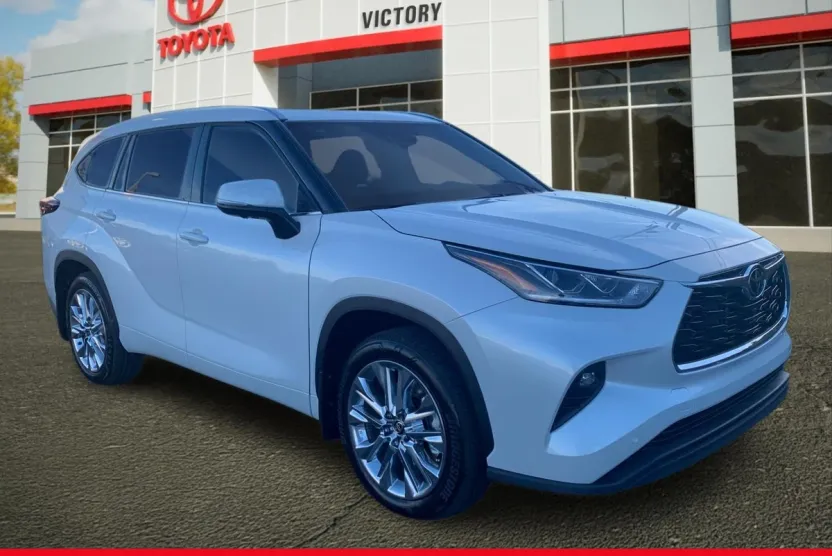 2025 Toyota Highlander Limited photo 1