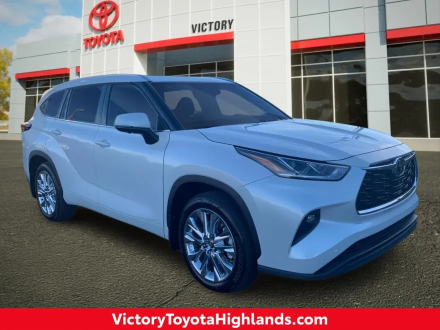 2025 Toyota Highlander Limited photo 1