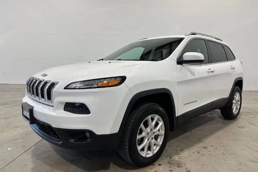 2015 Jeep Cherokee Latitude photo 1