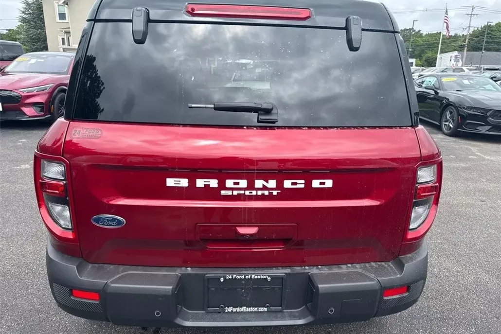2025 Ford Bronco Sport Outer Banks photo 1