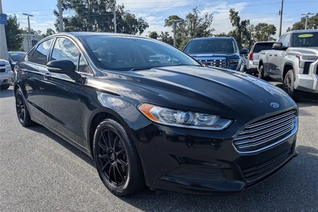2016 Ford Fusion SE photo 1