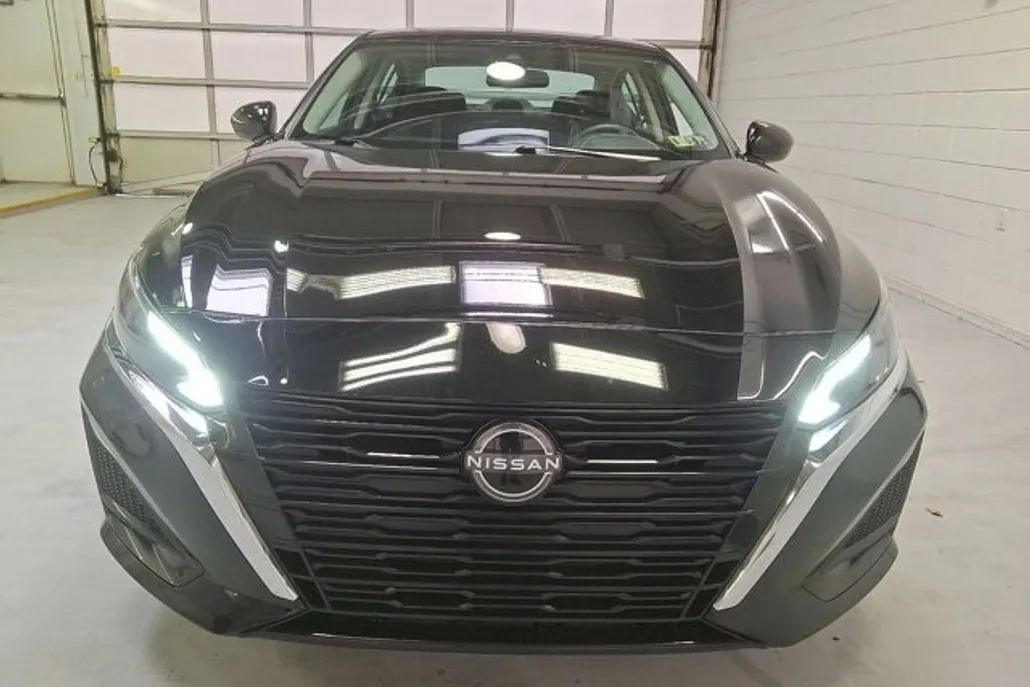 2023 Nissan Altima 2.5 SV photo 1