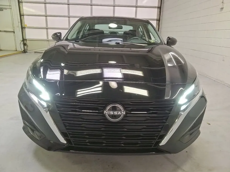 2023 Nissan Altima 2.5 SV photo 1