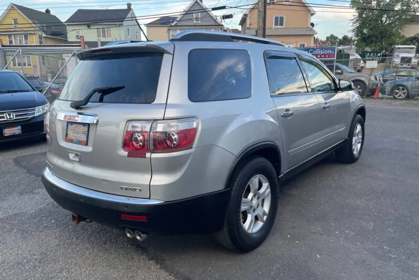 2007 Gmc Acadia Base photo 1