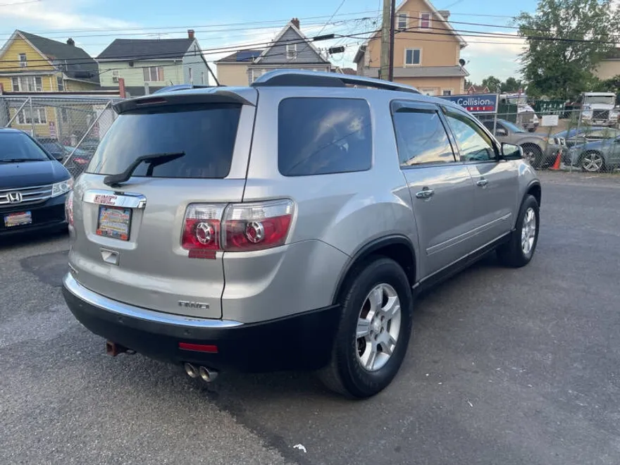 2007 Gmc Acadia Base photo 1