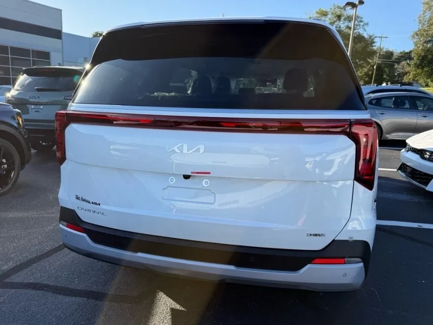 2026 Kia Carnival EX photo 1
