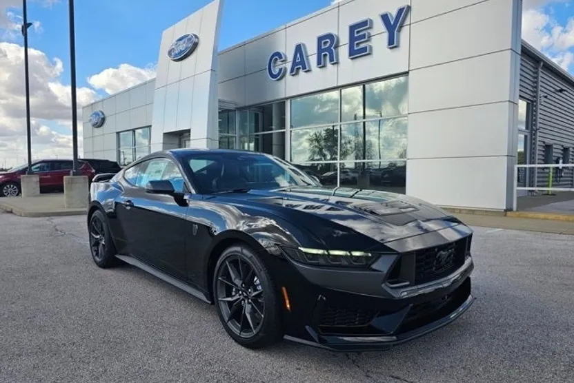 2025 Ford Mustang Dark Horse photo 1