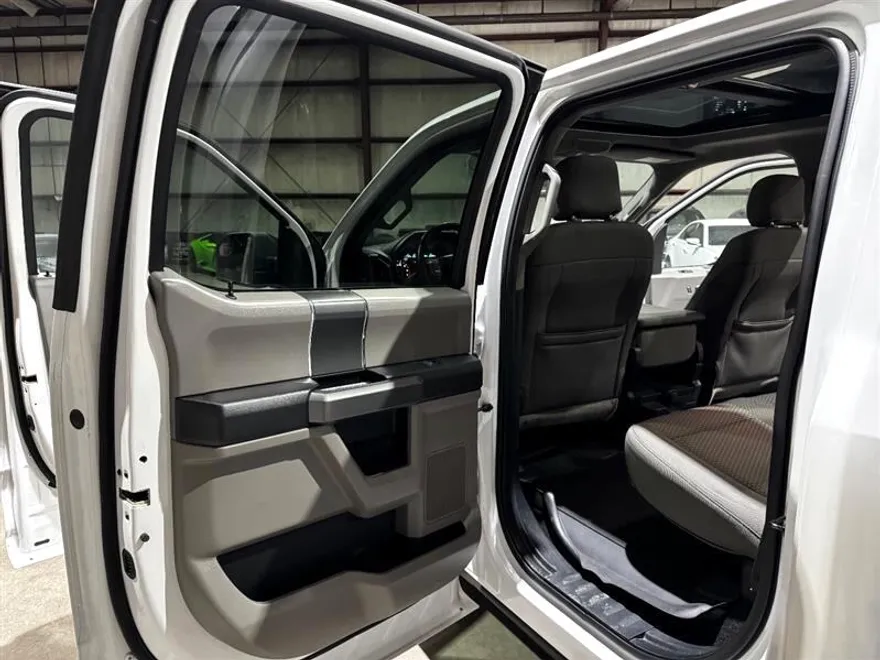 2016 Ford F-150 XLT photo 16