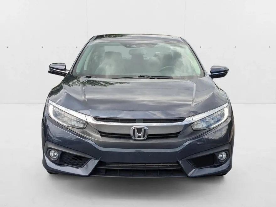 2017 Honda Civic Touring photo 1