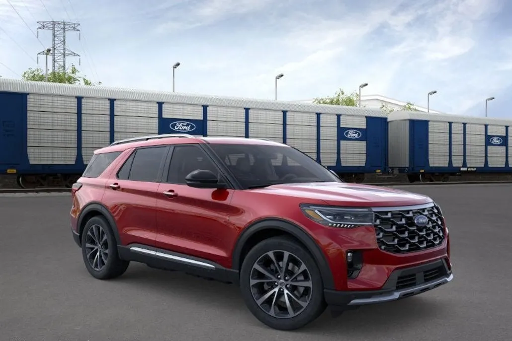 2025 Ford Explorer Platinum photo 1