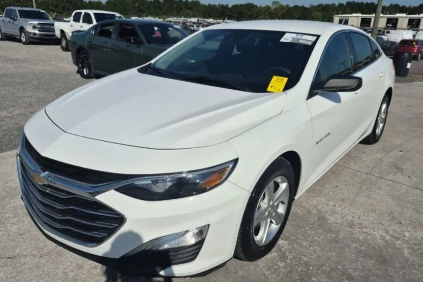 2023 Chevrolet Malibu LS photo 1