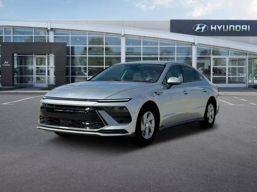 2025 Hyundai Sonata SE photo 1