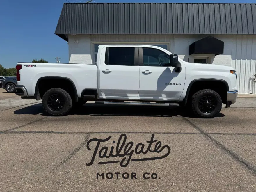 2022 Chevrolet Silverado 2500HD LT photo 1