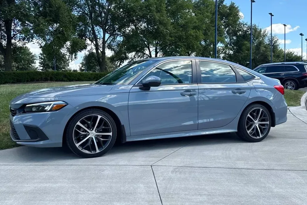 2024 Honda Civic Touring photo 1