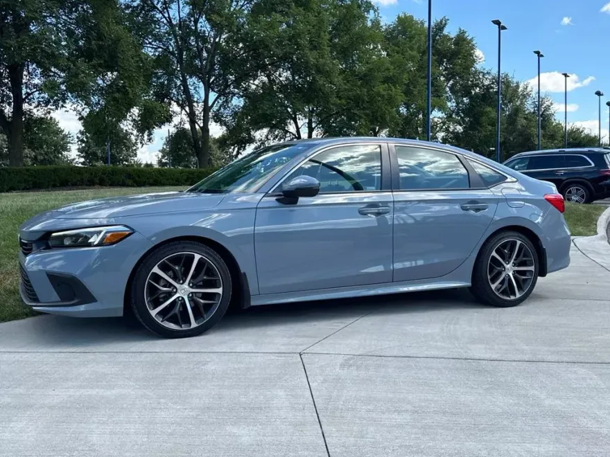 2024 Honda Civic Touring photo 1