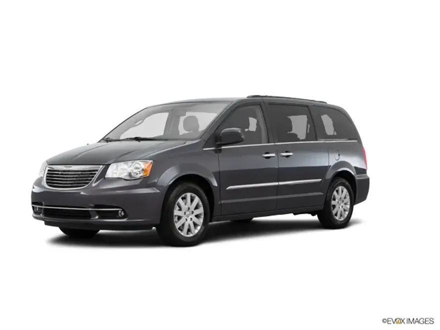 2015 Chrysler Town & Country Touring photo 1