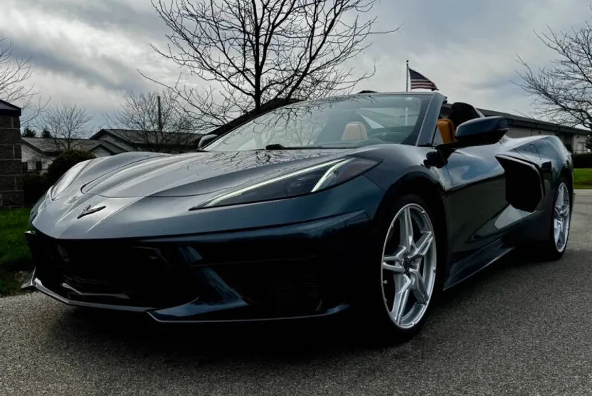 2021 Chevrolet Corvette Stingray Convertible 2LT photo 1
