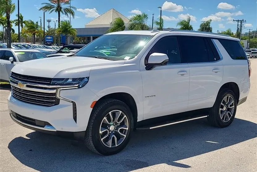 2022 Chevrolet Tahoe LT photo 1
