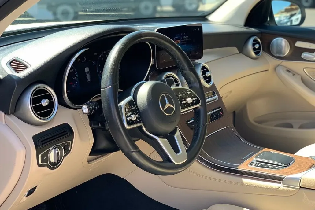 2020 Mercedes Benz GLC 300 photo 1