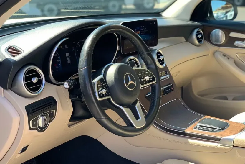 2020 Mercedes Benz GLC 300 photo 1