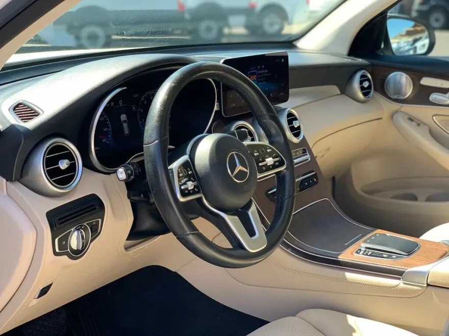 2020 Mercedes Benz GLC 300 photo 1