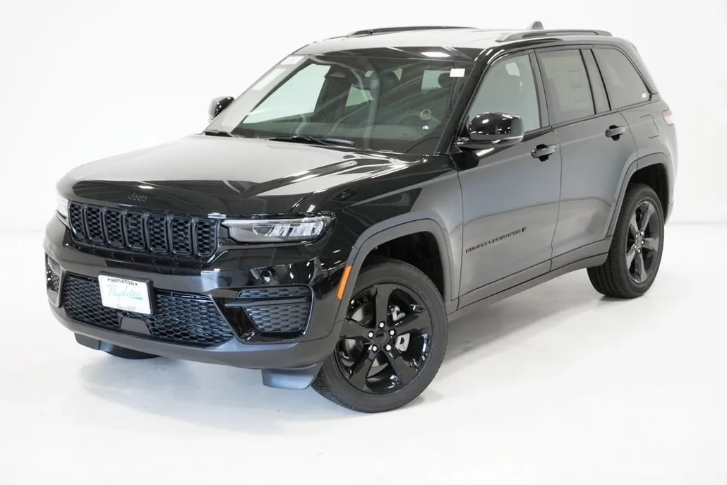2025 Jeep Grand Cherokee Altitude photo 1