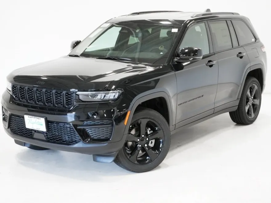 2025 Jeep Grand Cherokee Altitude photo 1