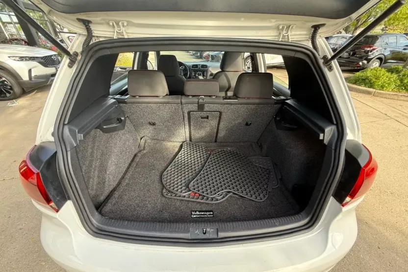 2013 Volkswagen Golf GTI Base photo 1