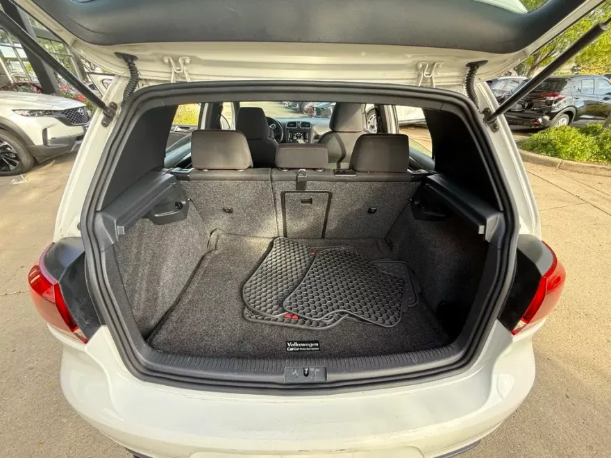 2013 Volkswagen Golf GTI Base photo 1