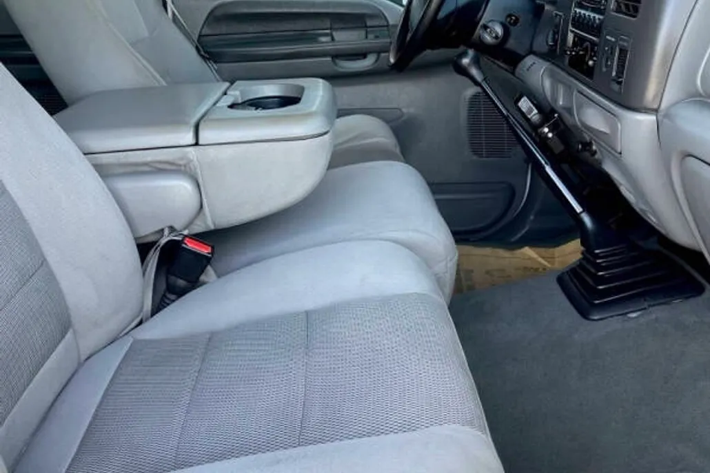 2004 Ford F-250 XL photo 1