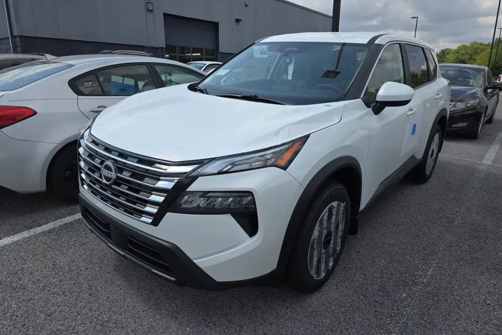 2026 Nissan Rogue SV photo 1