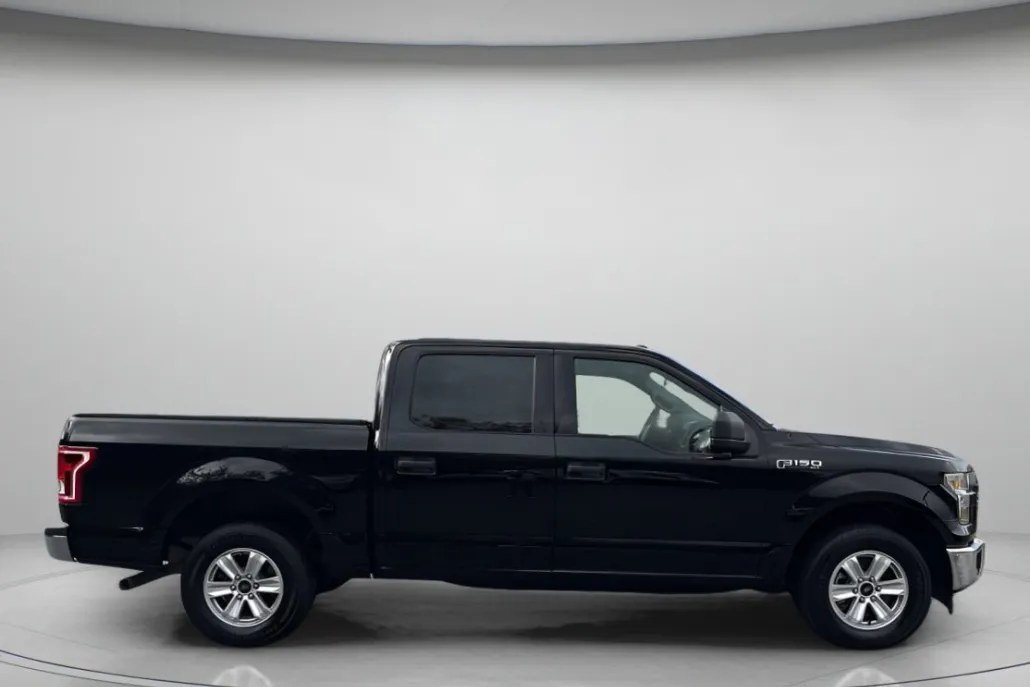 2017 Ford F-150 XLT photo 1
