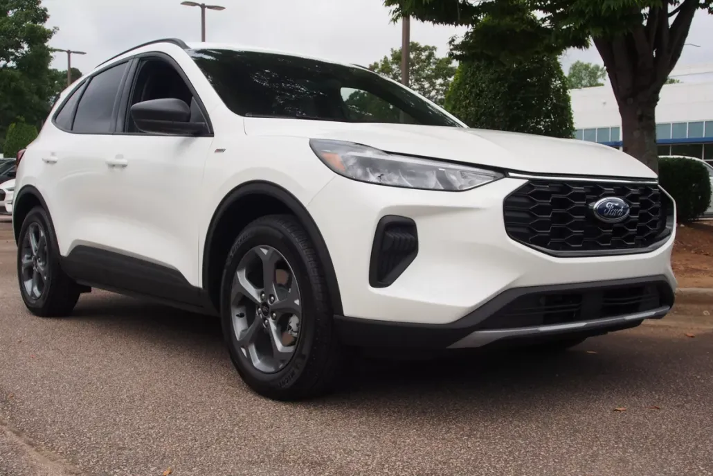 2025 Ford Escape ST-Line photo 1