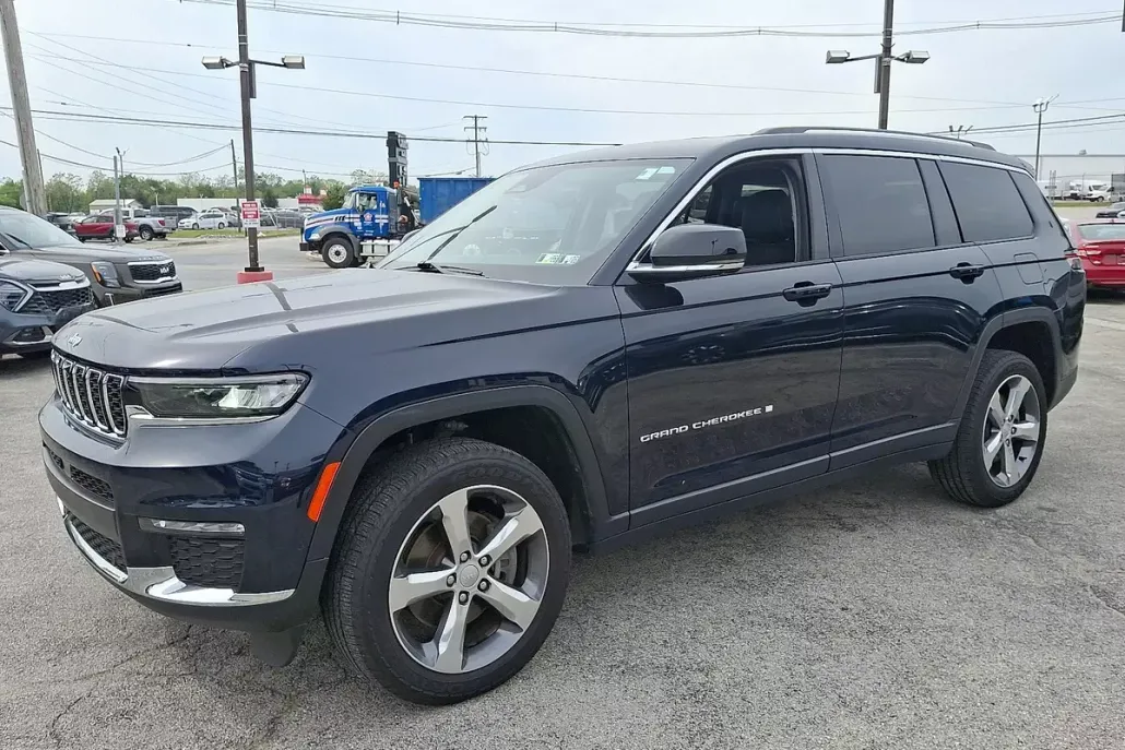 2023 Jeep Grand Cherokee Limited photo 1