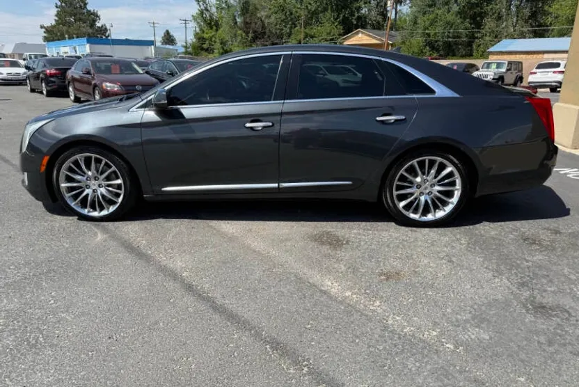2013 Cadillac XTS Platinum photo 1