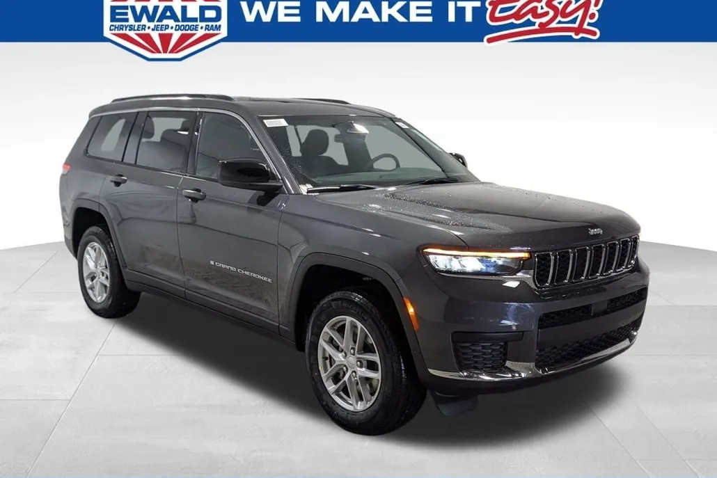 2025 Jeep Grand Cherokee Laredo photo 1