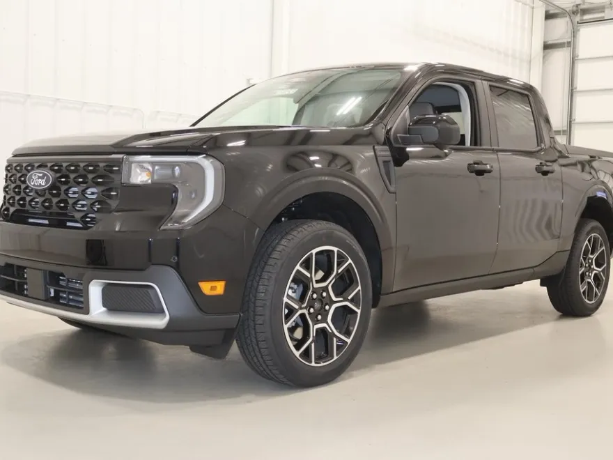 2025 Ford Maverick Lariat photo 1