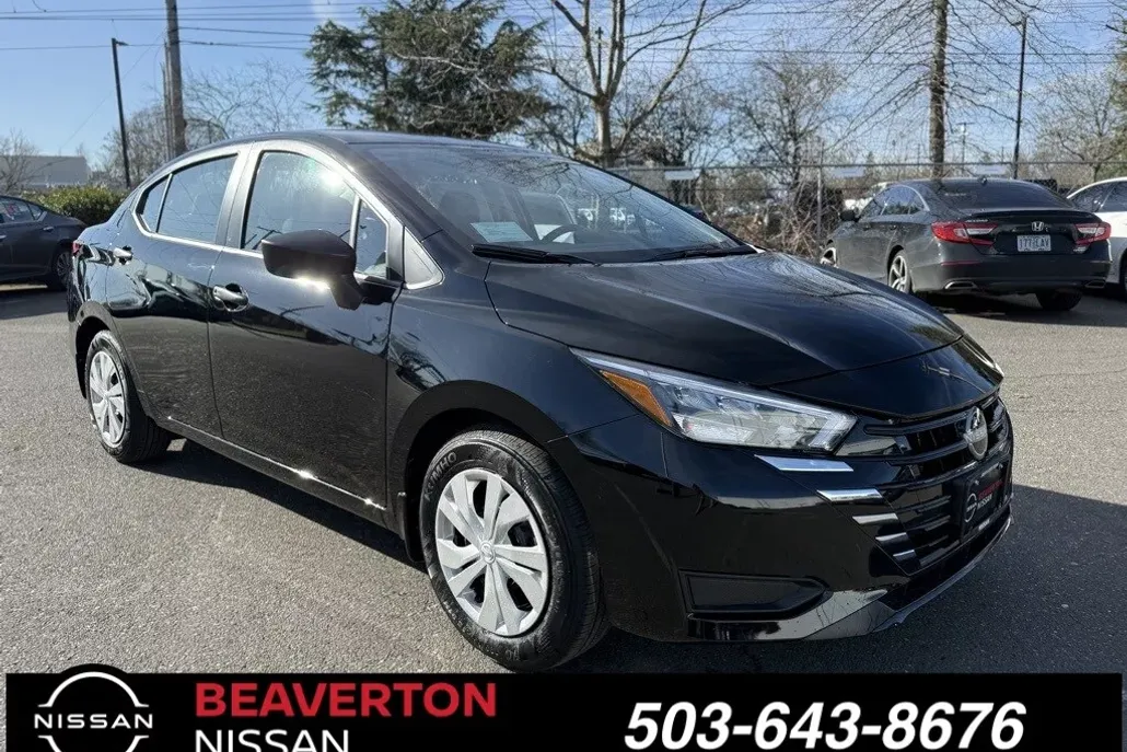 2025 Nissan Versa 1.6 S photo 1