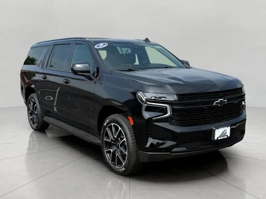 2023 Chevrolet Suburban RST photo 1