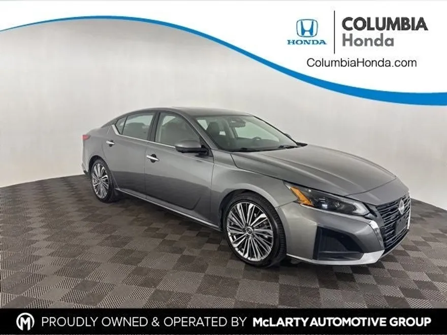 2023 Nissan Altima 2.5 SL photo 1