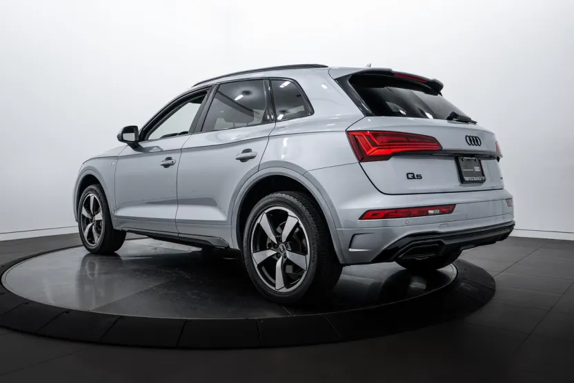 2023 Audi Q5 S line Premium Plus photo 1