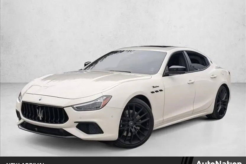2024 Maserati Ghibli Modena Q4 photo 1
