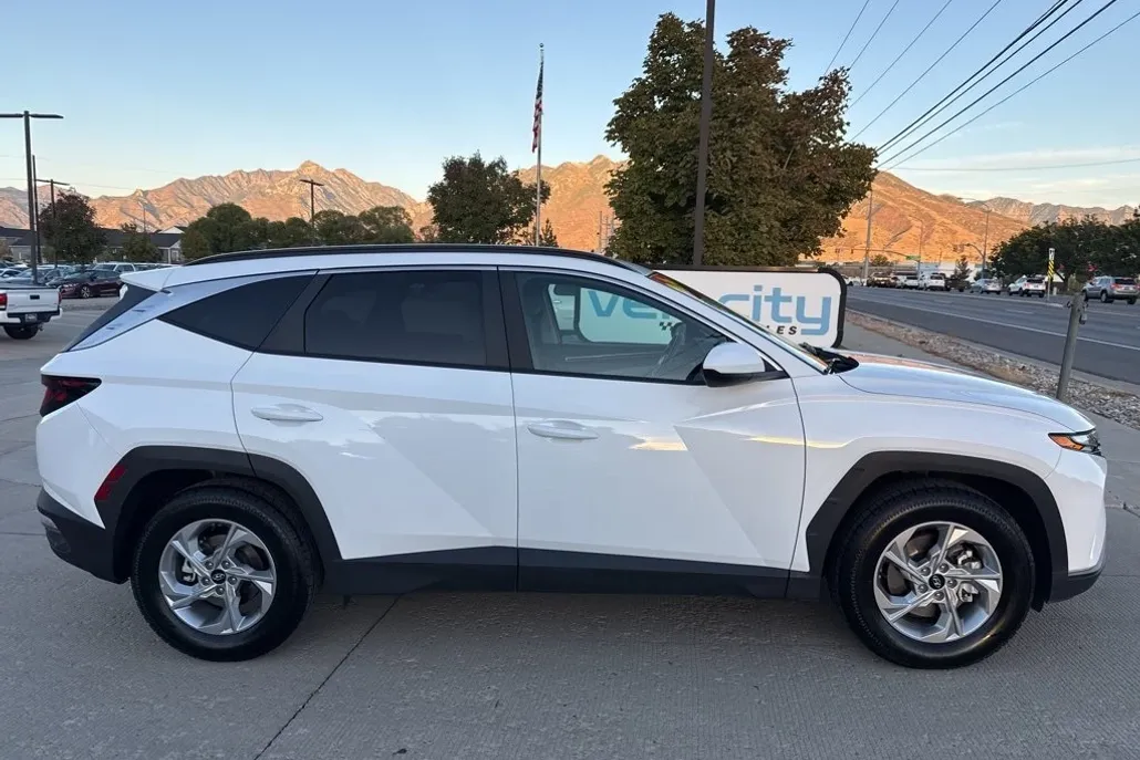 2024 Hyundai Tucson SEL photo 1