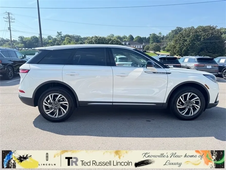 2025 Lincoln Corsair Premiere photo 1