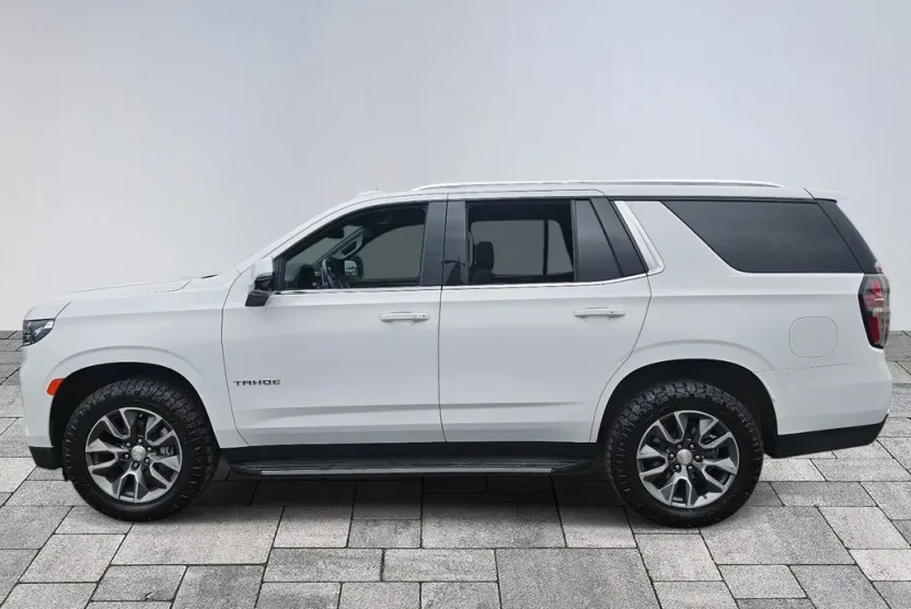 2022 Chevrolet Tahoe LT photo 1