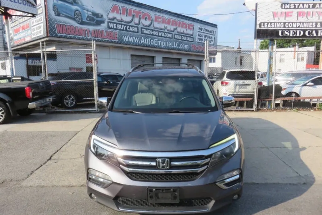 2016 Honda Pilot Touring photo 1