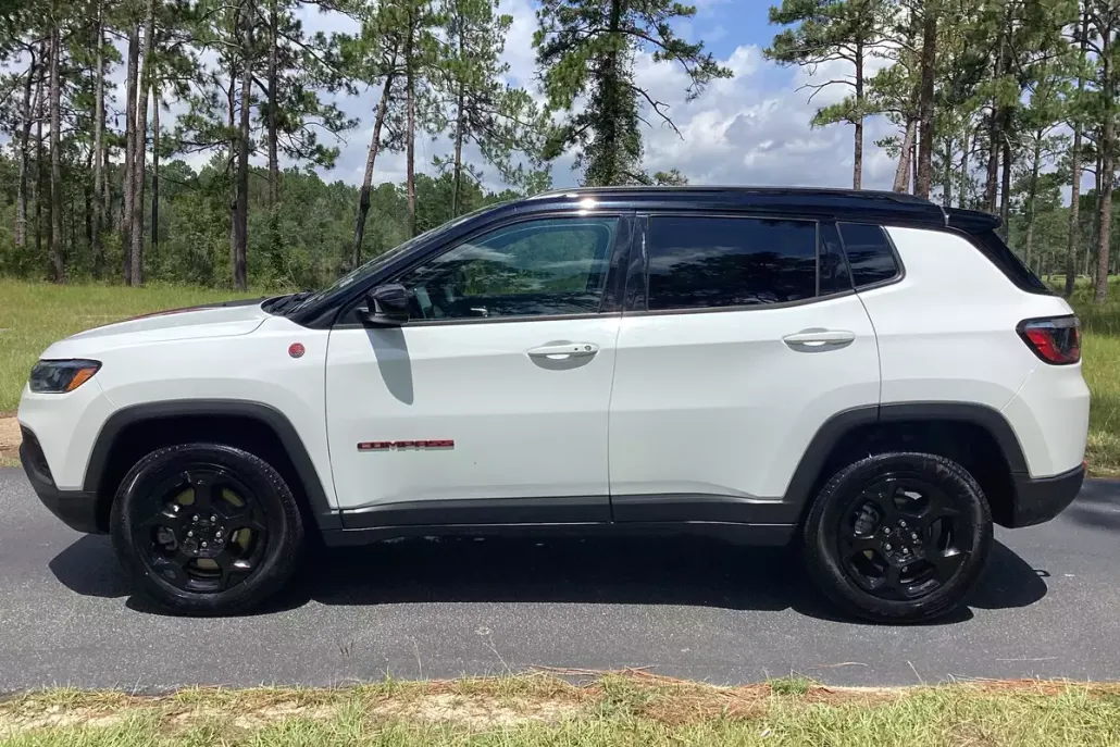 2023 Jeep Compass Trailhawk photo 1