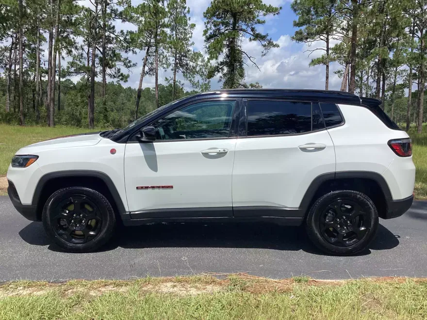 2023 Jeep Compass Trailhawk photo 1